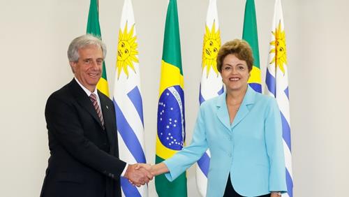 Brasília - DF, 21/05/2015. Presidenta Dilma Rousseff e o Presidente da República Oriental do Uruguai, Tabaré Vázquez durante reunião privada. Foto: Roberto Stuckert Filho/PR.