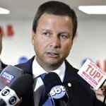 Advogados, juristas e ex-presidentes repelem apoio da OAB ao golpe