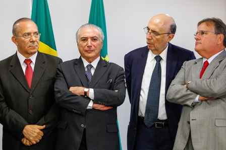 Brasília - DF, 13/07/2016. Presidente em Exercício Michel Temer durante reunião com membros da Confederação Nacional de Municípios. Foto: Beto Barata/PR