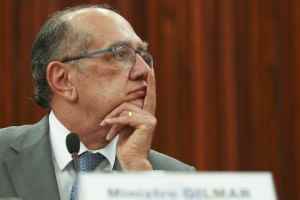 Brasília - O presidente do TSE, ministro Gilmar Mendes, acompanhado do ministro da Defesa, Raul Jungmann, diz que o eleitor se sentiu seguro e foi às urnas (Valter Campanato/Agência Brasil)