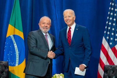 Imagem editorial de apoio sobre oficial.