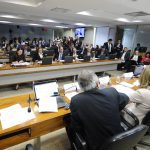 Imagem editorial de apoio sobre oficial.
