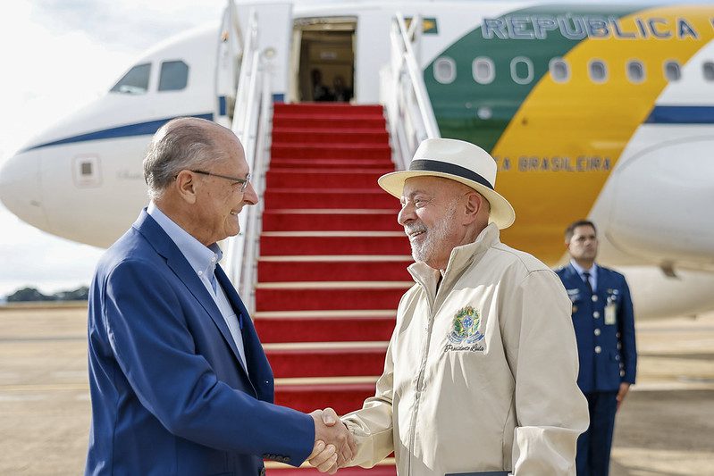 Imagem editorial de apoio sobre oficial.