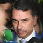 Imagem editorial de apoio sobre oficial.