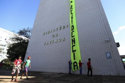 Imagem editorial de apoio sobre institucional.