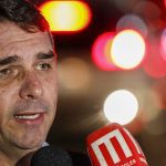 Imagem editorial de apoio sobre oficial.
