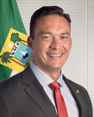 Retrato oficial do senador brasileiro Styvenson Valentim.