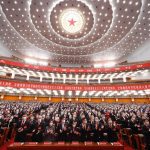 Desde Xi Jinping, o sistema foi ampliado com foco em autorrenovação, disciplina e controle político, visando estabilidade e redução de desvios internos.