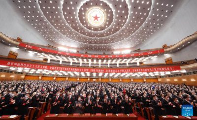 Desde Xi Jinping, o sistema foi ampliado com foco em autorrenovação, disciplina e controle político, visando estabilidade e redução de desvios internos.