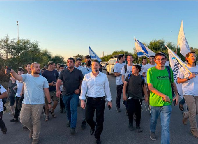 Organizadores afirmam que a mobilização marca o início de uma campanha para restaurar comunidades israelenses retiradas em 2005.