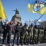 Texto argumenta que a intensificação dos ataques e o avanço da guerra refletem uma estratégia política marcada por disputas militares e narrativas históricas.