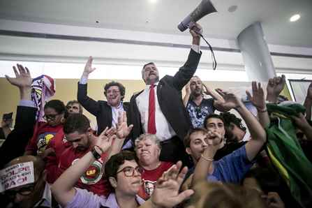 26320145804_7b3011604e_z