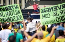 Bolsonaro em manifestação a favor de intervenção militar