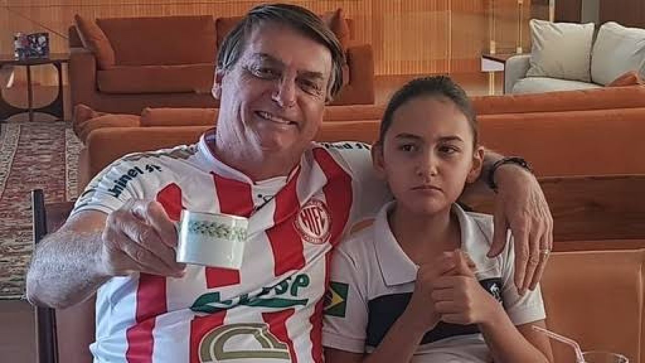 Exército atende a Bolsonaro e aceita Laura Bolsonaro em colégio militar