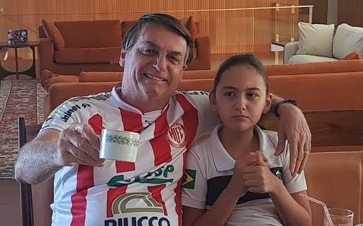 FILHA DE BOLSONARO SAI DO COLÉGIO MILITAR: motivo surpreende 