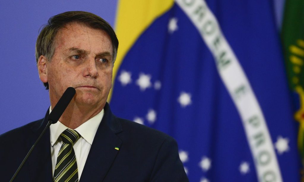 Bolsonaro afunda na areia movediça de seus crimes - O Cafezinho