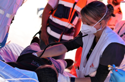Médicos aterrorizados: hospital Nasser bombardeado em Gaza
