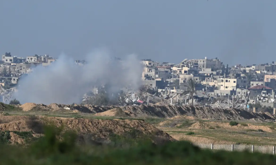 Ataques aéreos atingiram casas e tendas no sul de Gaza, ceifando vidas no feriado sagrado. Famílias enfrentam f