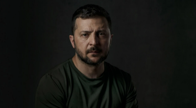 Três anos após o início da guerra com a Rússia, o presidente ucraniano viu sua sorte mudar em meio a pesadas perdas humanas no campo de batalha e intensos ataques russos