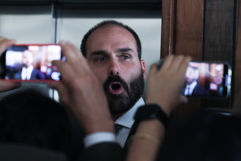 Pesquisa Quaest: maioria dos brasileiros vê Eduardo Bolsonaro atuando em benefício próprio nos EUA