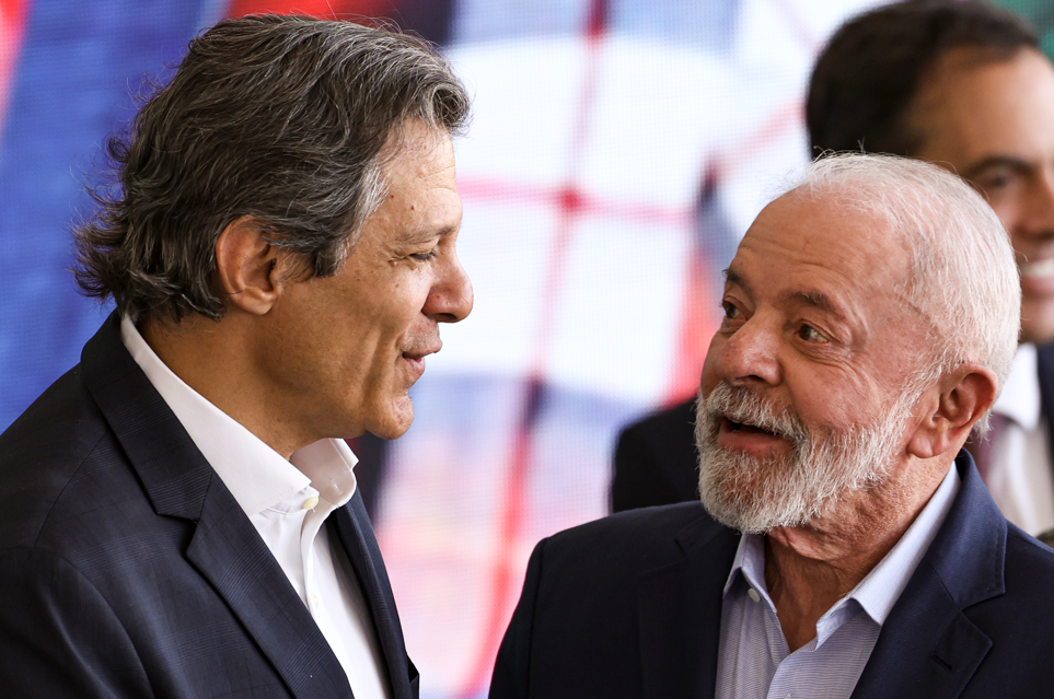 Redução na inflação e aumento do poder de compra explicam melhora na avaliação do governo mesmo diante de desafios econômicos.