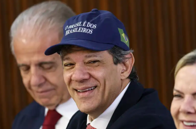 Levantamento revela virada inédita na disputa ao Senado e provoca tensão nos bastidores do PL diante do avanço de Haddad sobre Eduardo Bolsonaro.