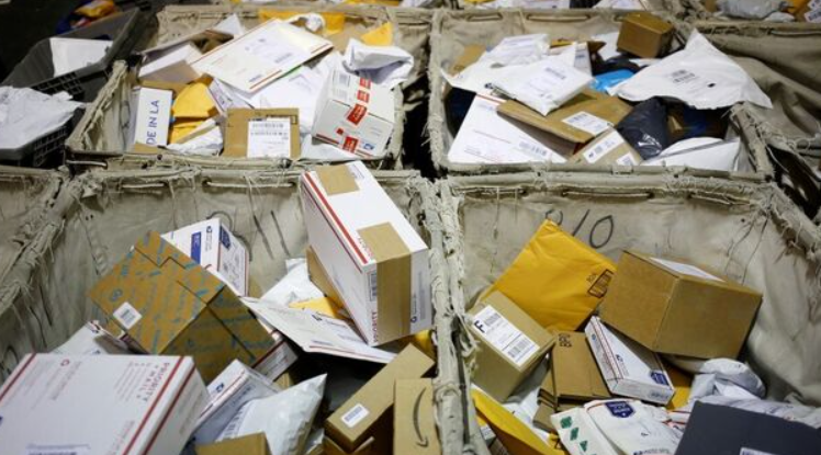 EUA encerram isenção tarifária para pequenos pacotes em novo risco comercial