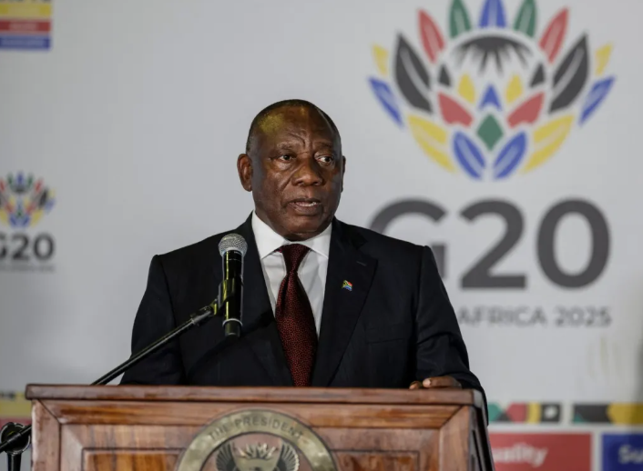 A revogação da isenção tarifária dos EUA força a África do Sul a suspender remessas e proteger sua infraestrutura econômica e logística.