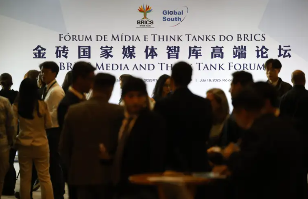 Richard Wolff alerta que o BRICS já supera o G7 e desenha uma nova arquitetura mundial com Índia e China no centro da transformação.