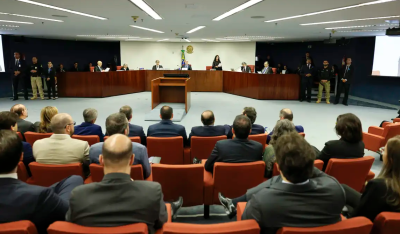 Enquanto familiares criticam e evocam privacidade, a sociedade acompanha atentamente a proteção da lei e da democracia contra ameaças internas.