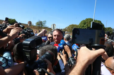 A casa milionária virou cela sem barras, onde o ex-presidente vive sob ordens de Moraes, cercado por segredos, restrições e câmeras da PF.