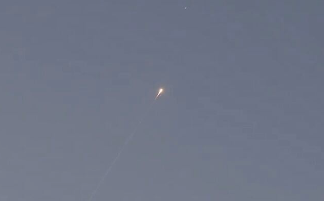 Grupo apoiado pelo Irã no Iêmen afirmou na terça-feira ter lançado seis drones contra alvos israelenses; um foi abatido, outros provavelmente caíram no caminho