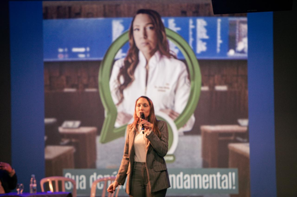 Projeto de lei cria programa estadual para fiscalizar mídias e garantir campanhas permanentes em defesa da infância.