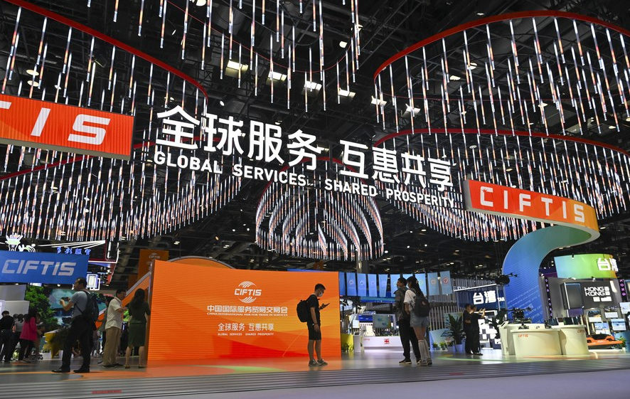 O avanço de setores intensivos em tecnologia reflete uma estratégia de longo prazo que alia planejamento estatal e capacitação interna.