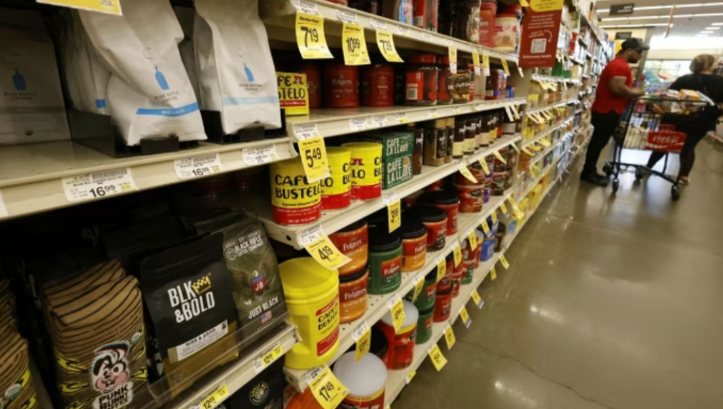 Preços do café nos EUA disparam no supermercado em meio à crise de oferta