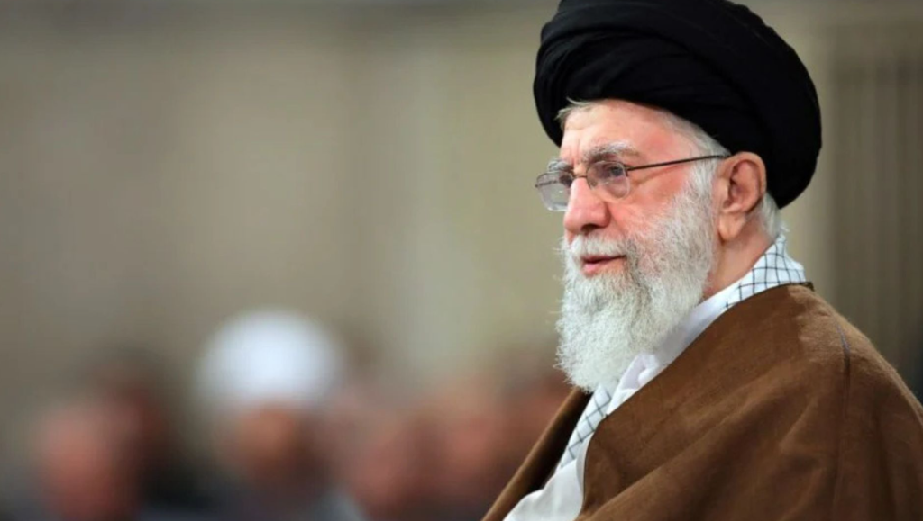 Ao elogiar o Hezbollah, Khamenei reforça o eixo de resistência como contraponto necessário ao desequilíbrio militar na região.
