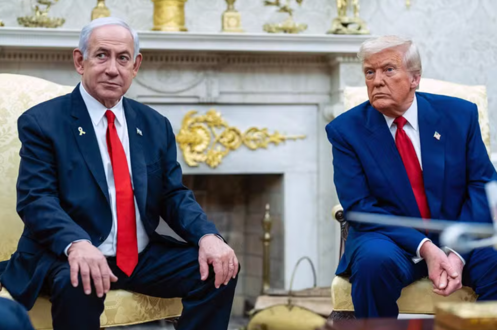 O novo plano de Trump prioriza cessar-fogo e reconhecimento palestino, mas exige pressão contínua para garantir direitos plenos e autogoverno.