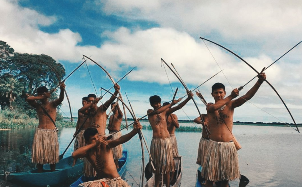 A defesa da Mãe Terra é também defesa da vida, da memória e do equilíbrio entre povos e natureza — um chamado ancestral à justiça ambiental.