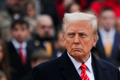 De Washington a Pequim, líderes mundiais aprendem que agradar ou sofrer retaliações é a nova lei da diplomacia americana.