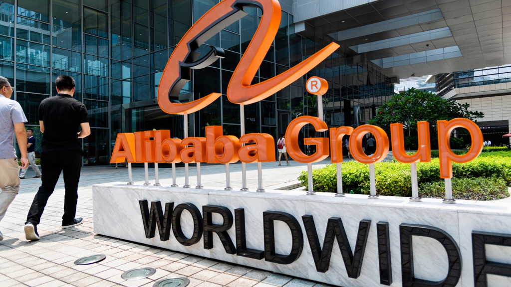 Ações disparam após anúncio de investimentos bilionários em IA e expansão global de data centers, consolidando a Alibaba como força motriz da nova era tecnológica.