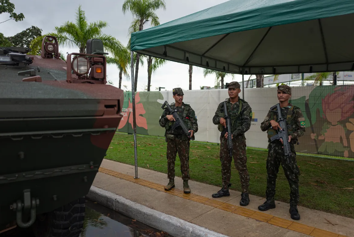 Da falta de água à ausência de comando, a COP30 se transforma em metáfora viva da desordem que o Brasil insiste em não enfrentar.