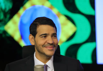 Lula confirmou Jorge Messias para o STF após reunião no Alvorada, consolidando sua terceira indicação ao tribunal e reforçando a mudança de composição iniciada no atual mandato.