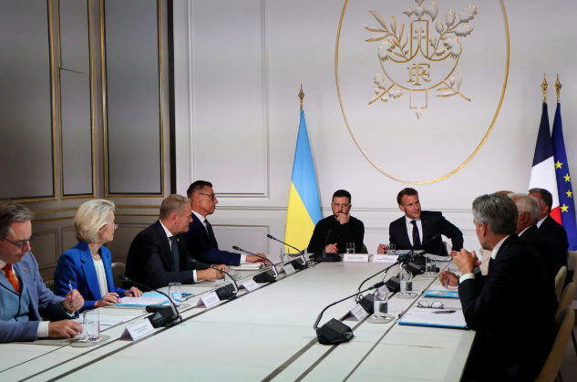 O ultimato de sete dias imposto pelos EUA reacendeu tensões e levou diplomatas a buscar saídas que preservem a soberania ucraniana.