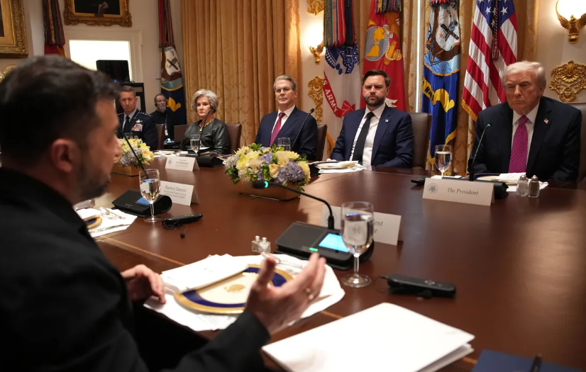 A arquitetura financeira do plano transforma a reconstrução ucraniana em um empreendimento lucrativo para Washington, levantando críticas sobre oportunismo geopolítico.