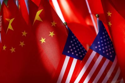 Ao controlar as terras raras e a produção de chips, a China redefine a geopolítica industrial e expõe a fragilidade das potências ocidentais.