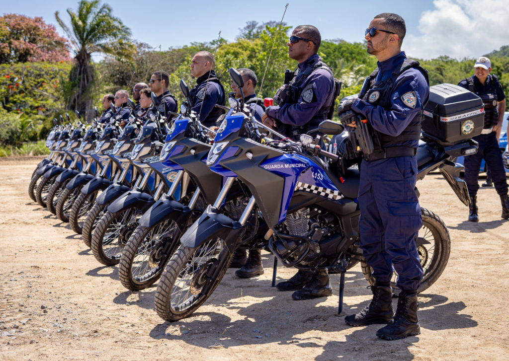 A tecnologia já mostra impacto: prisões, veículos recuperados e queda de indicadores reforçam a aposta em monitoramento avançado e articulação entre forças de segurança.