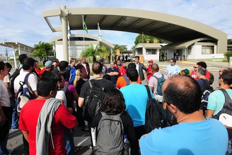 Após semanas de assembleias, trabalhadores do Sistema Petrobrás rejeitam a segunda contraproposta e convocam paralisação a partir da segunda-feira, 15.