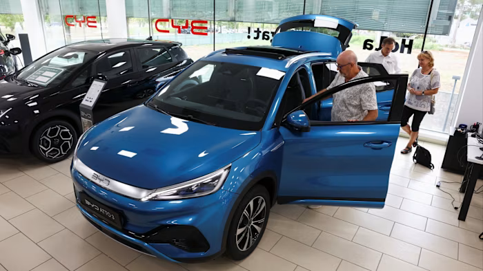 Mercado de carros elétricos perde fôlego após anos de alta