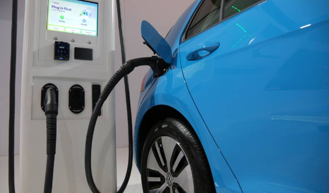 Crescimento dos carros elétricos entra em zona crítica