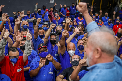 Brasil fecha 2025 com emprego, saúde e habitação como pilares da dignidade social